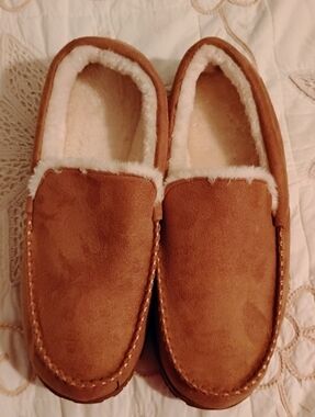 Brand New W/Box Men's Indoor/Outdoor Sherpa Lined Brown Suede Slippers Size 12